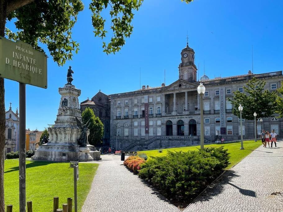 Design Award-winning In Ribeira Apartamento Oporto