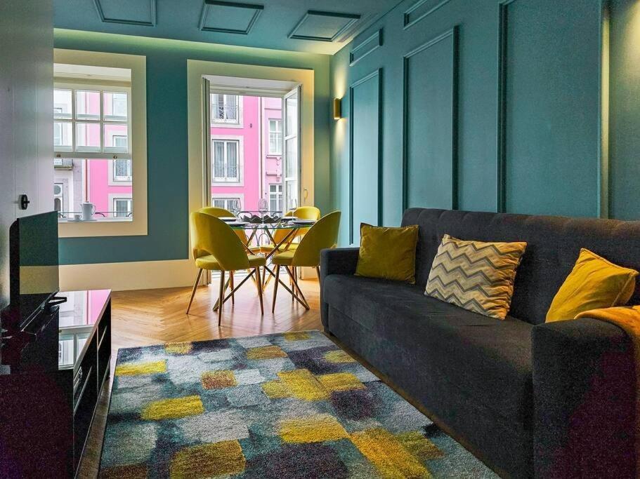 Design Award-winning In Ribeira Apartamento Oporto